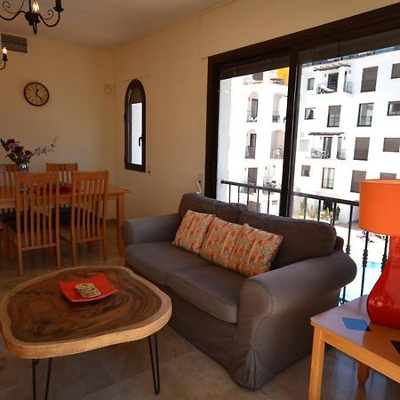 Marina Real 425 Apartment Манилва Екстериор снимка
