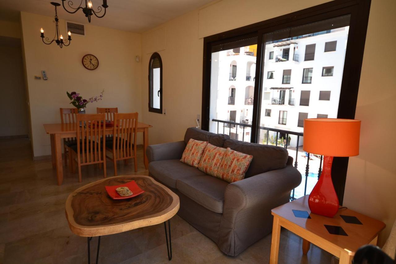 Marina Real 425 Apartment Манилва Екстериор снимка