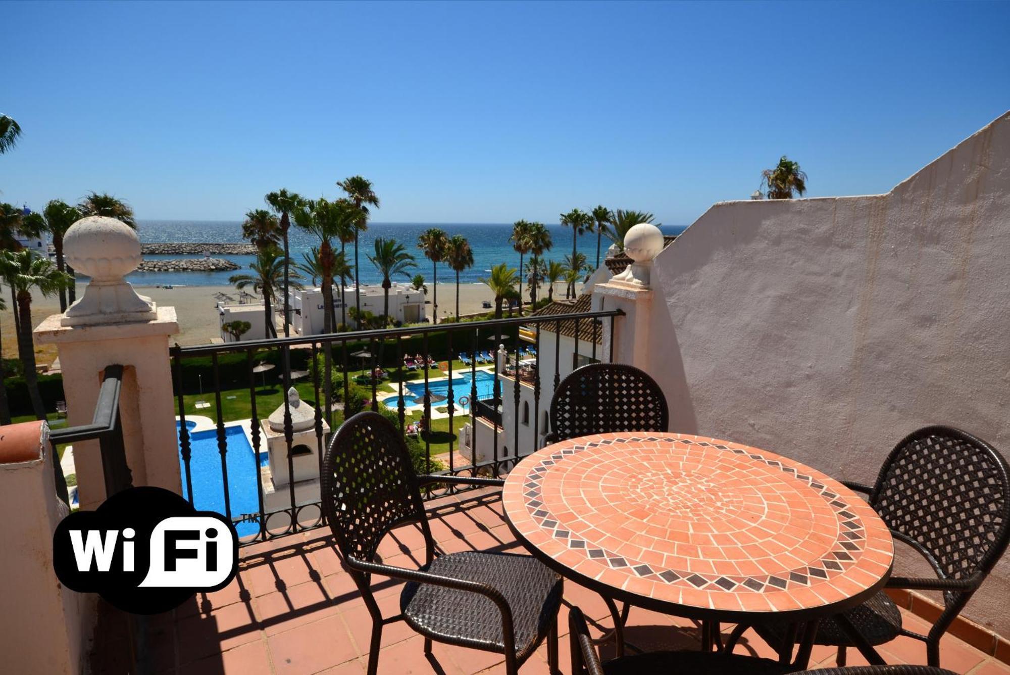Marina Real 425 Apartment Манилва Екстериор снимка